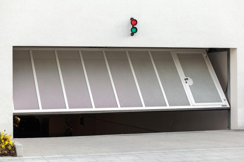 Les diff&eacute;rents types de portes de garage et leurs avantages